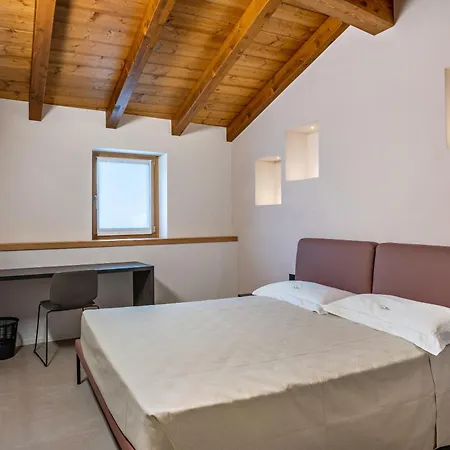 Midum Domus Attic Trento