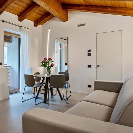 Midum Domus Attic Trento