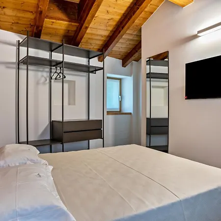Apartment Midum Domus Attic